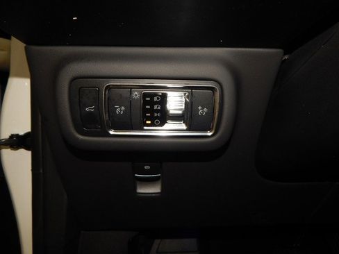 Used 2024 Lincoln Nautilus Reserve w/ Equipment Group 202A image 19