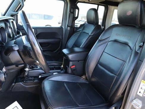 Used 2018 Jeep Wrangler Unlimited Sahara w/ Dual Top Group AWD/4WD image 14