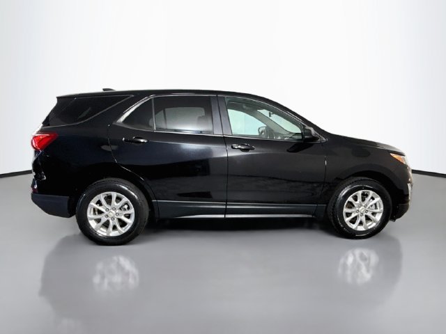 Used 2021 Chevrolet Equinox LS w/ LPO, Blackout Package AWD/4WD image 11