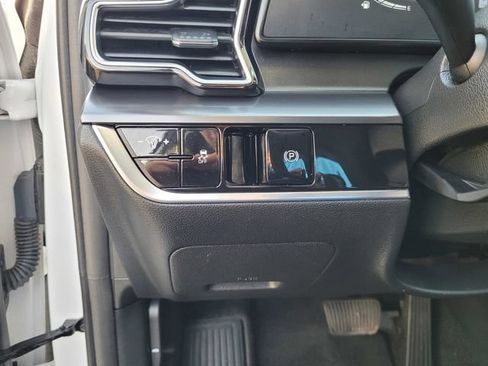 Used 2024 Kia Sportage EX FWD image 21