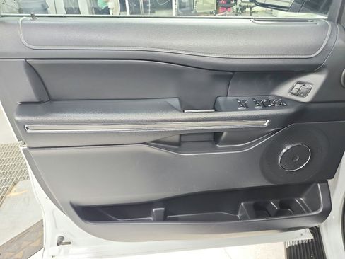 Used 2024 Ford Expedition XLT image 35