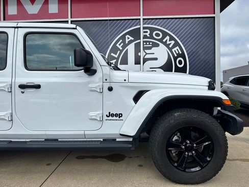 Used 2023 Jeep Wrangler Unlimited Sahara AWD/4WD image 3