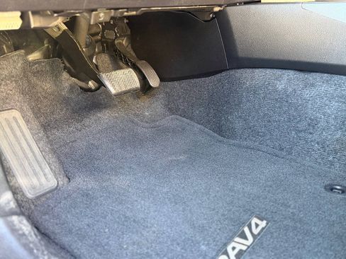 Used 2014 Toyota RAV4 Limited w/ Technology Package AWD/4WD image 47