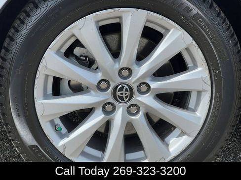 Used 2019 Toyota Camry LE w/ Convenience Package image 8
