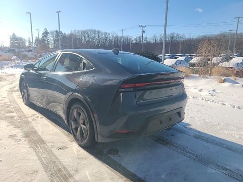 Used 2023 Toyota Prius LE image 5