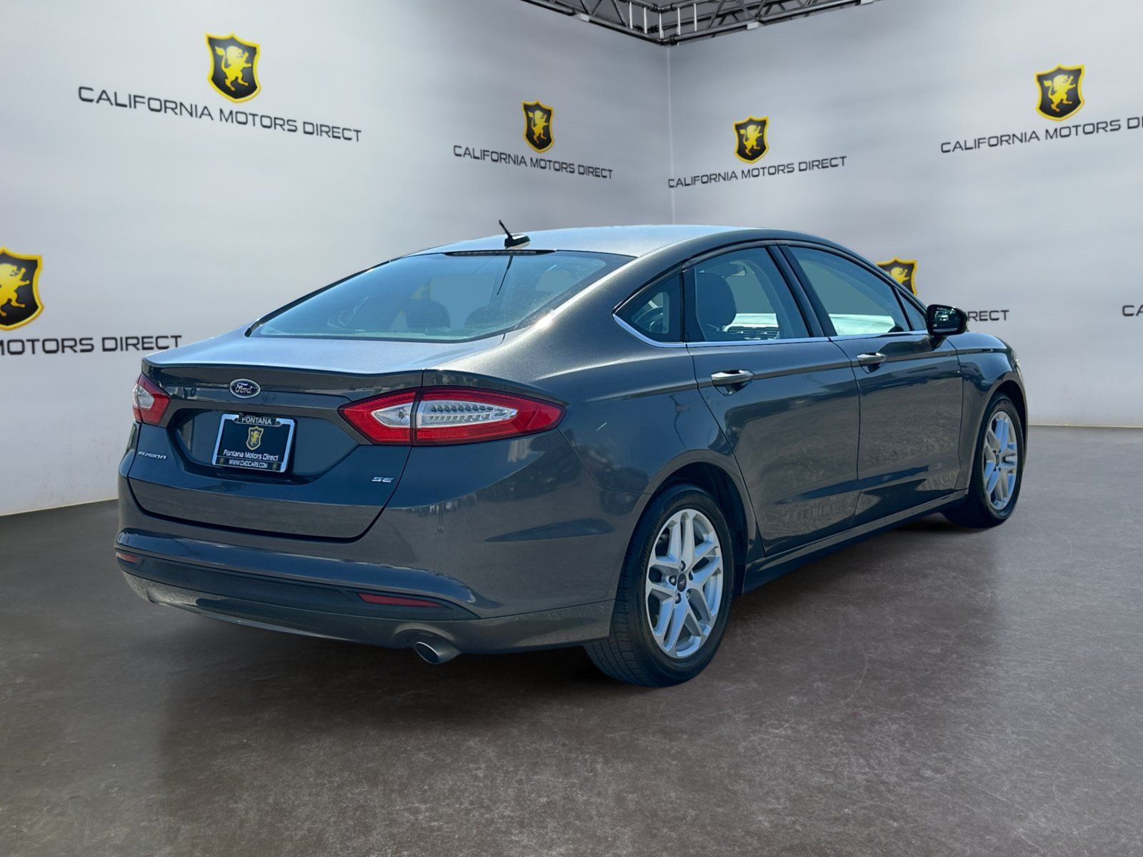 Used 2016 Ford Fusion SE FWD image 5