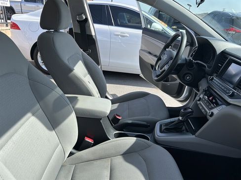 Used 2018 Hyundai Elantra SE w/ SE Connectivity Package 04 image 16