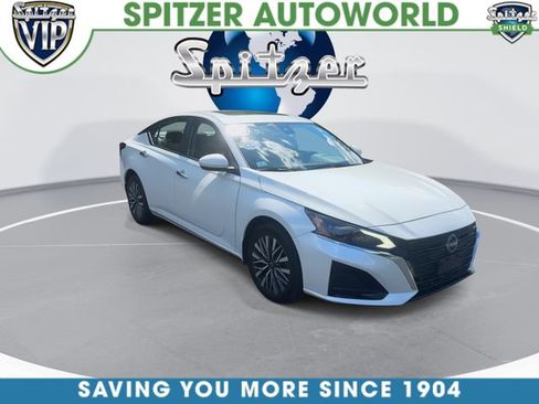 Used 2023 Nissan Altima 2.5 SV w/ SV Premium Package AWD/4WD image 3