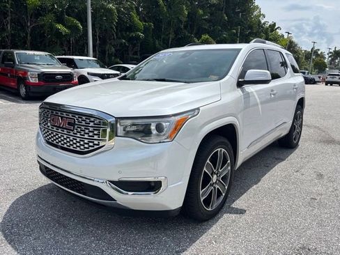 Used 2019 GMC Acadia Denali w/ Technology Package FWD image 5