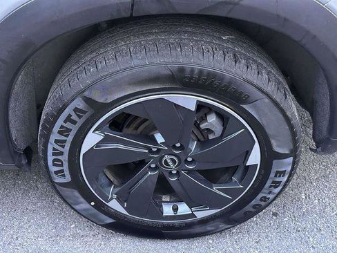 Used 2024 Nissan Rogue SV AWD/4WD image 10