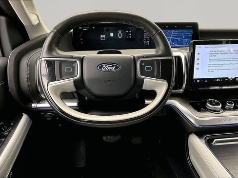 Certified 2025 Ford Expedition Max Platinum w/ Driver's Package AWD/4WD image 5