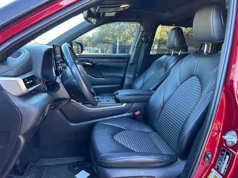 Certified 2022 Toyota Highlander XSE image 15