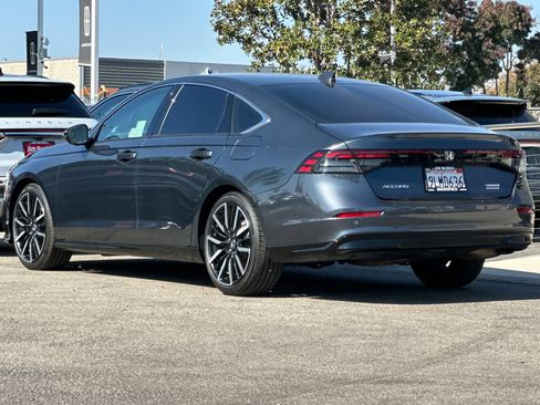 Used 2024 Honda Accord Touring image 6