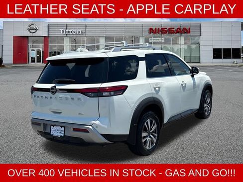 Used 2023 Nissan Pathfinder SL FWD image 7
