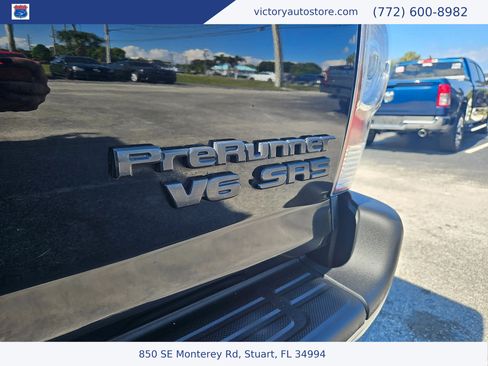 Used 2014 Toyota Tacoma PreRunner w/ SR5 Package image 19