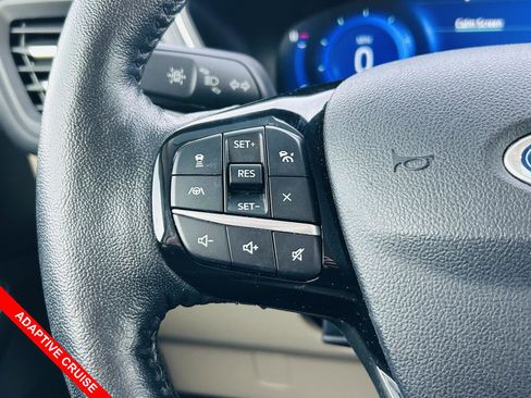 Used 2021 Ford Escape Titanium image 7