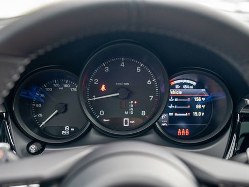 New 2026 Porsche Macan image 15