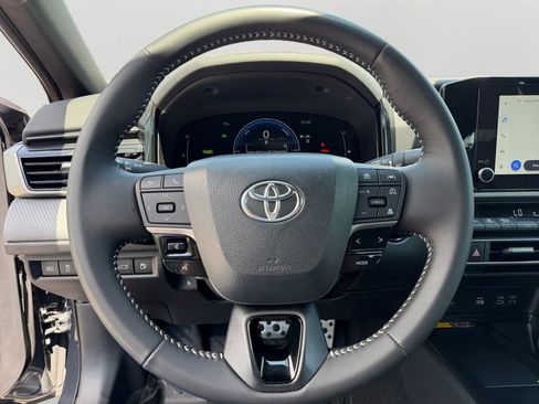 Used 2026 Toyota Camry SE FWD image 19