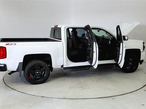 Used 2017 Chevrolet Silverado 1500 LTZ Z71 w/ Redline Edition image 12