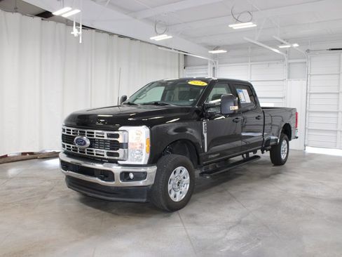 Used 2024 Ford F250 XLT image 4