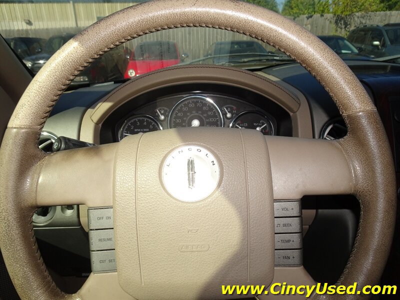 Used 2006 Lincoln Mark LT 2WD image 19