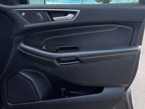 Used 2019 Ford Edge Titanium FWD image 33