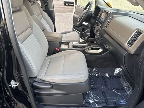 Used 2022 Nissan Frontier SV image 10