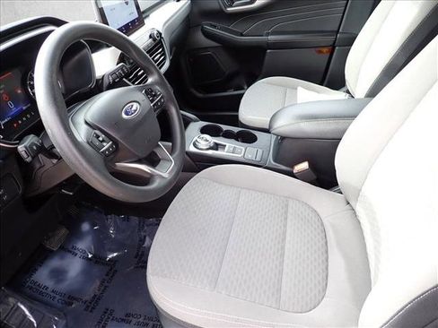 Used 2022 Ford Escape SE image 11