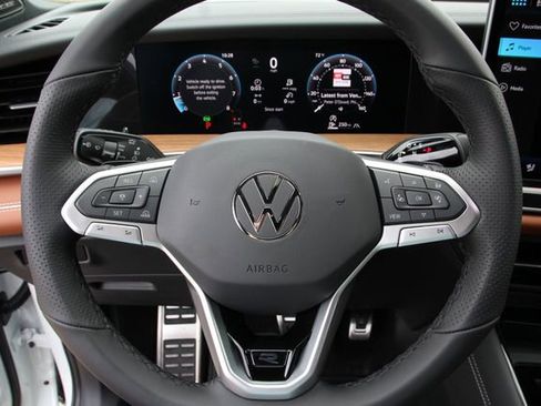 New 2026 Volkswagen Tiguan SEL R-Line image 17