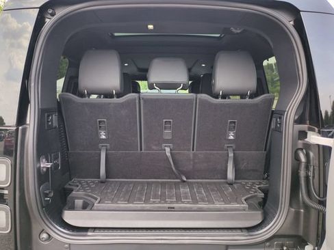 New 2026 Land Rover Defender 130 X-Dynamic SE AWD/4WD image 16