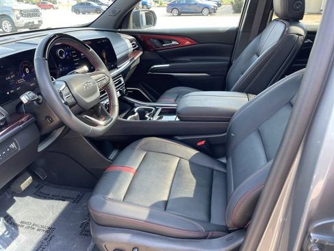 Used 2024 Chevrolet Traverse RS w/ LPO, Floor Liner Package AWD/4WD image 11