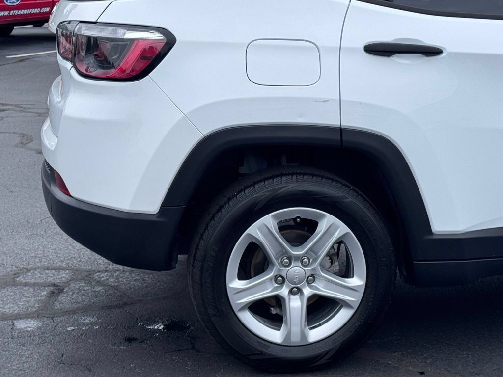 Used 2023 Jeep Compass Sport AWD/4WD image 36