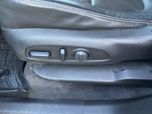 Used 2020 Chevrolet Traverse Premier image 11