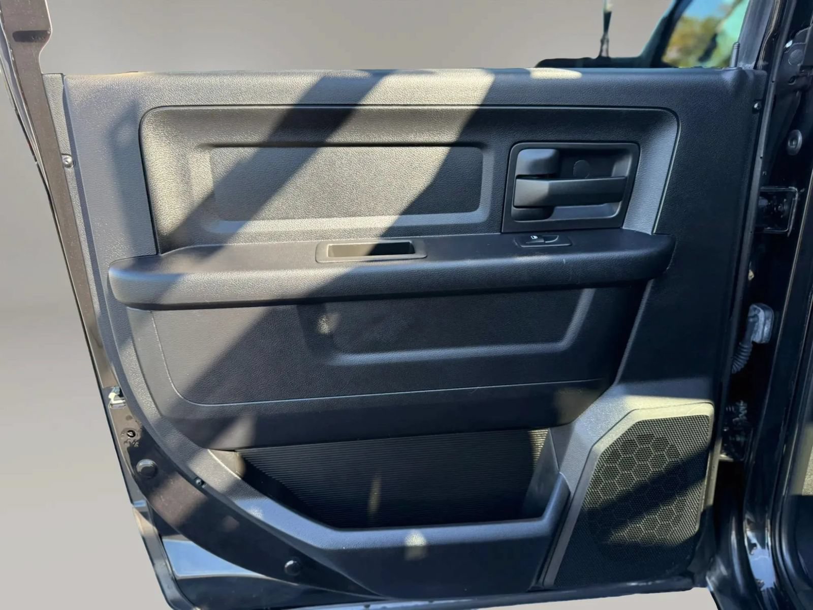 Used 2018 RAM 3500 Tradesman w/ Chrome Appearance Group AWD/4WD image 32