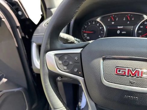 Used 2024 GMC Terrain SLT AWD/4WD image 17