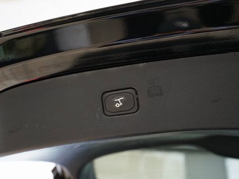 Used 2022 Ford Edge Titanium image 48