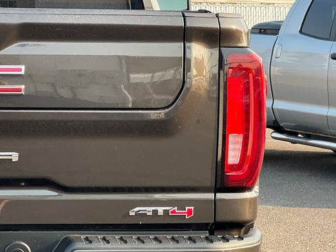 Used 2021 GMC Sierra 2500 AT4 w/ AT4 Preferred Package image 23