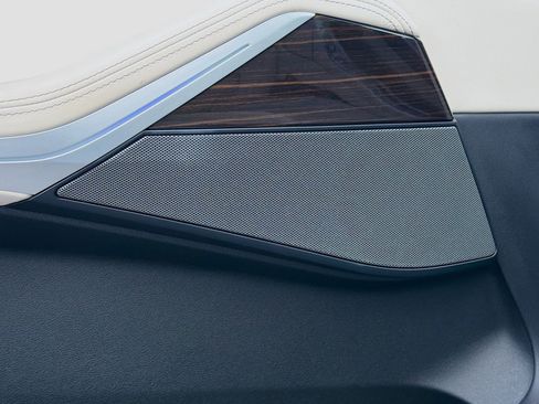 Used 2024 BMW X5 sDrive40i w/ M Sport Package image 24