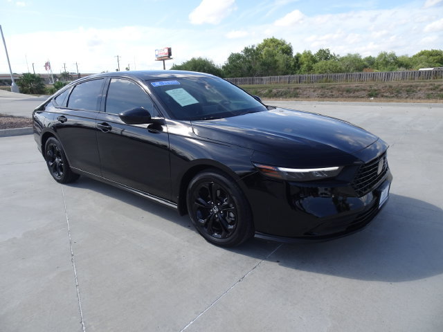 Certified 2025 Honda Accord SE image 3