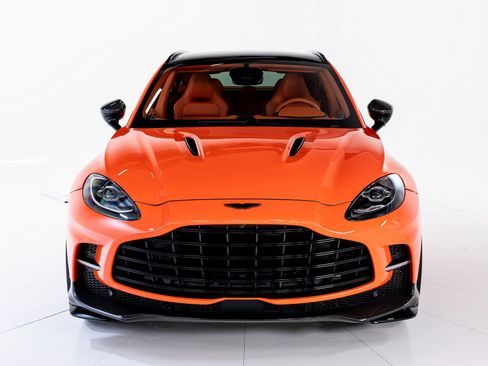 Used 2025 Aston Martin DBX 707 image 8