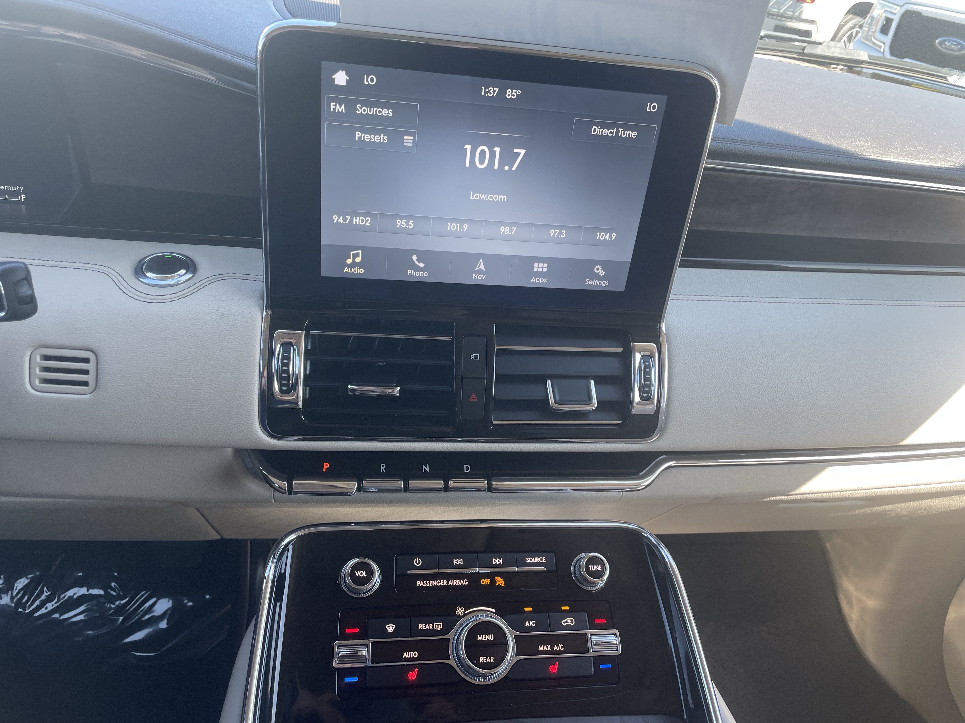 Used 2019 Lincoln Navigator Select AWD/4WD image 22