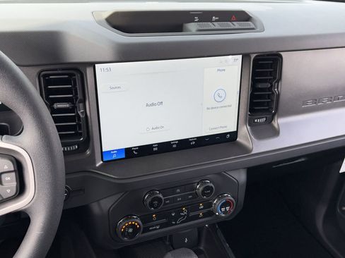 New 2025 Ford Bronco Base image 46