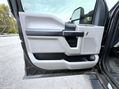 Used 2019 Ford F550 4x4 Regular Cab Super Duty image 10