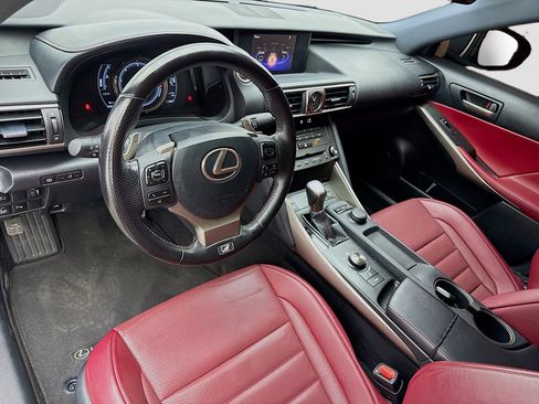 Used 2020 Lexus IS 300 F Sport w/ F Sport Package RWD image 7