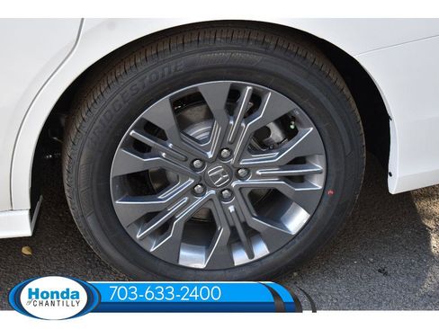 New 2026 Honda Odyssey Touring image 37