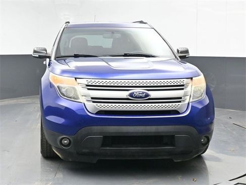 Used 2014 Ford Explorer XLT w/ Equipment Group 202A image 3