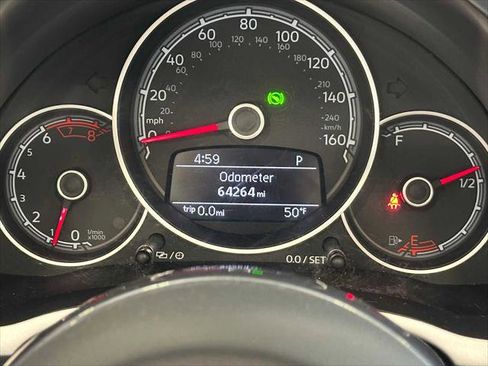 Used 2018 Volkswagen Beetle 2.0T Coast FWD image 29