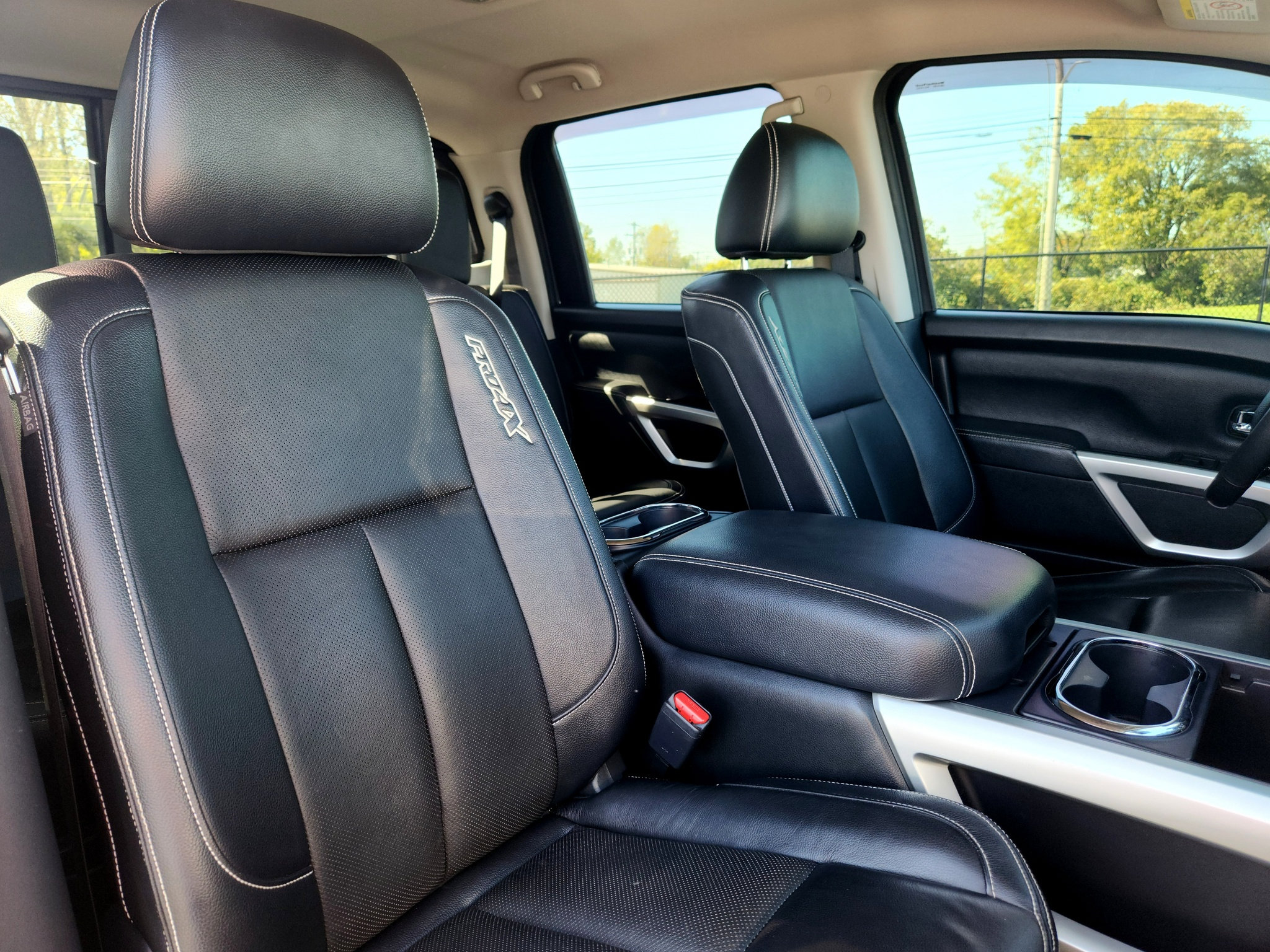 Used 2018 Nissan Titan PRO-4X w/ Pro-4x Convenience Package AWD/4WD image 36