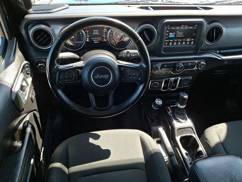 Used 2022 Jeep Wrangler Unlimited Sport image 2