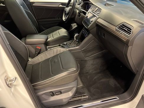 Used 2022 Volkswagen Tiguan SEL R-Line AWD/4WD image 11